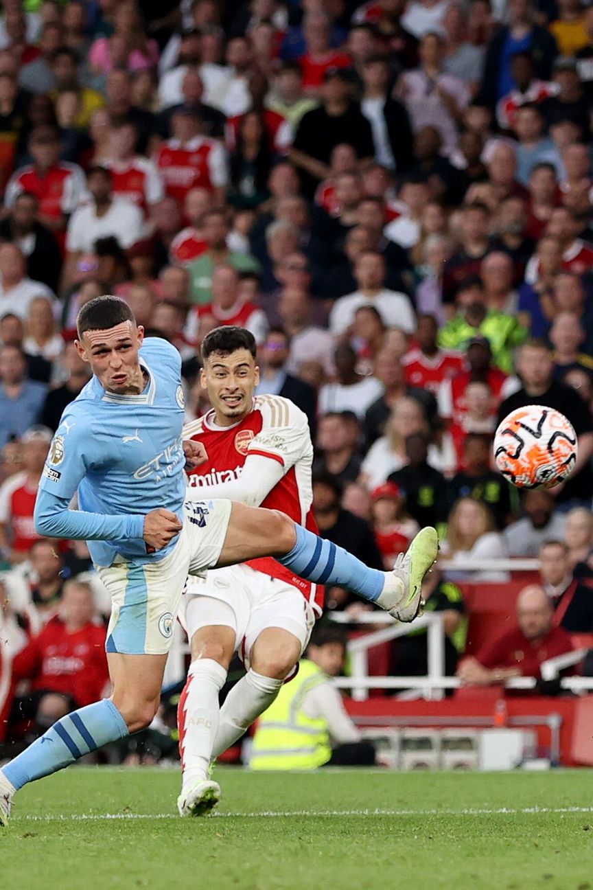 Substitute Martinelli fires Arsenal to late win over Man City