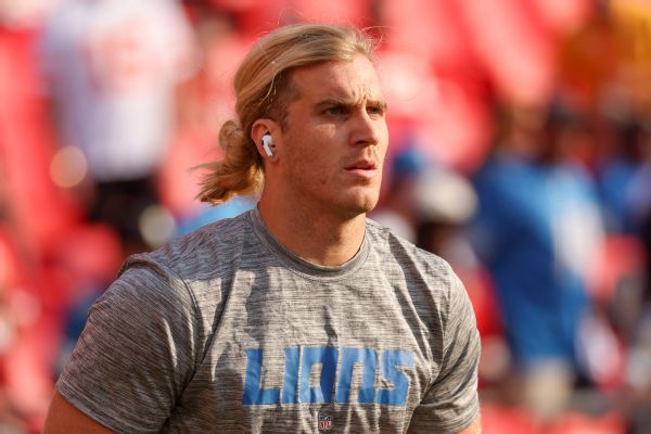 Anzalone's parents, home from Israel, at game