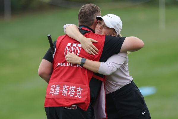 Stark takes a one-shot lead at LPGA Shanghai