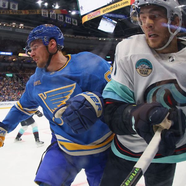 Injured Buchnevich exits Blues' win in first period