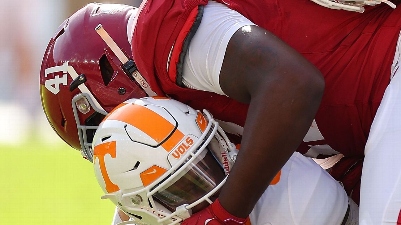 College football scores, updates: Tennessee falls to South Carolina, USC  keeps CFP hopes alive