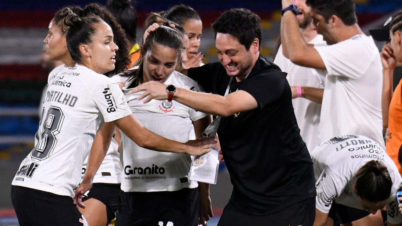 Corinthians vence Dérbi contra o Palmeiras e é tetra da Libertadores  feminina - Placar - O futebol sem barreiras para você