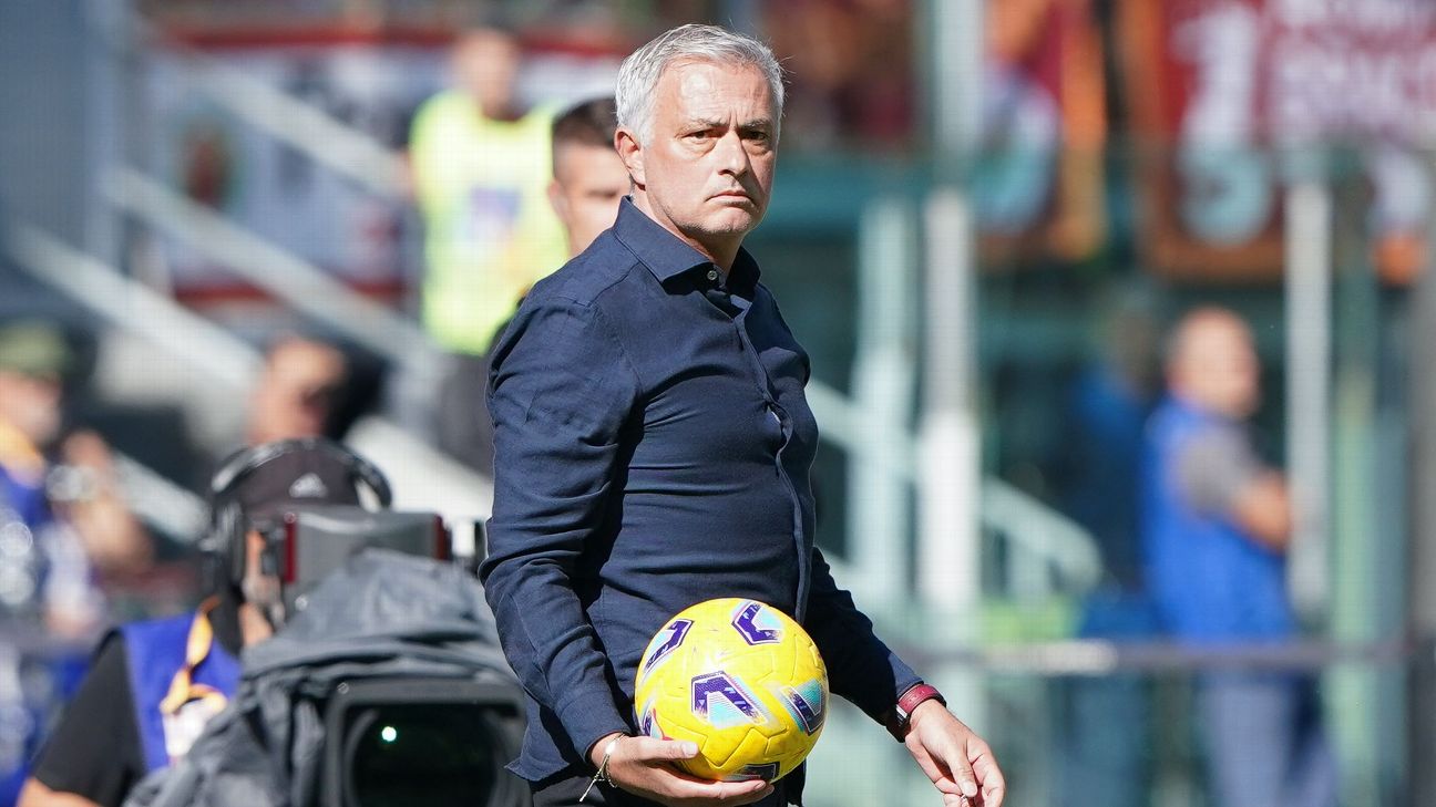 Mourinho’s Roma fined for slow ball boy tactics