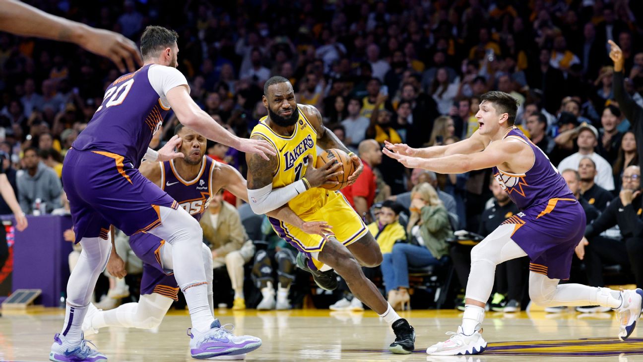 LeBron James takes over:  display picture 1