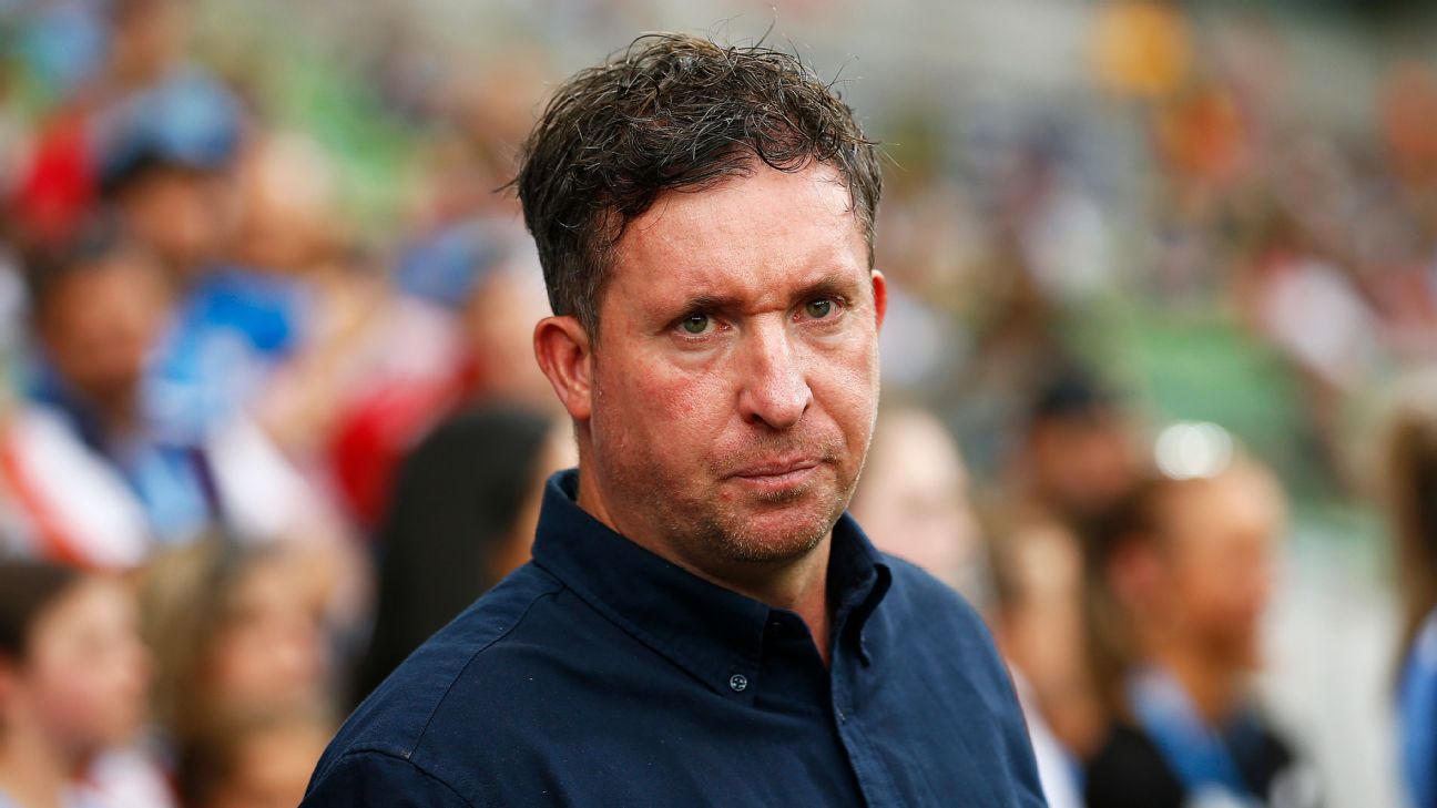 Robbie Fowler sacked by Saudi club after 4 months in charge - ESPN