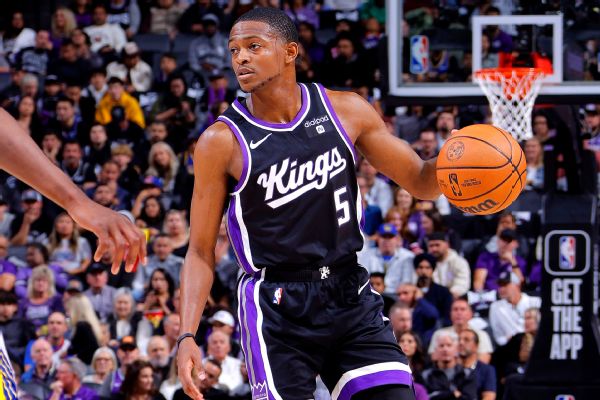 Fox leads Kings to victory with 28 points in return