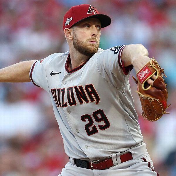 Kelly scratched as D-backs await test results