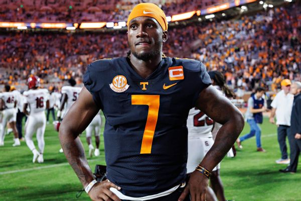 Tennessee's Milton to miss bowl, enter NFL draft