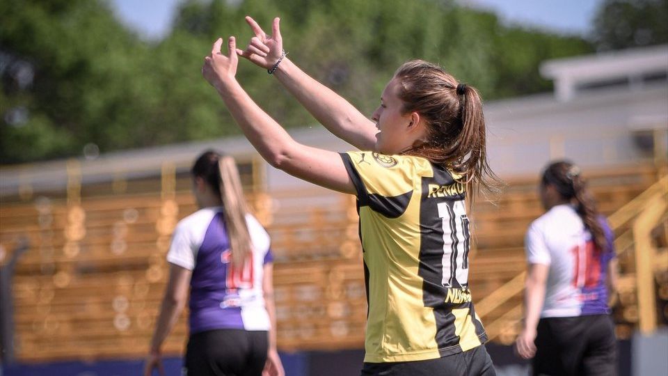 Peñarol estiró diferencias en la tabla anual en Uruguay - Fémina Fútbol