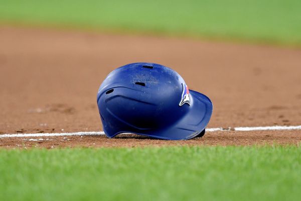 Jays trade INF Espinal to Reds for minor leaguer