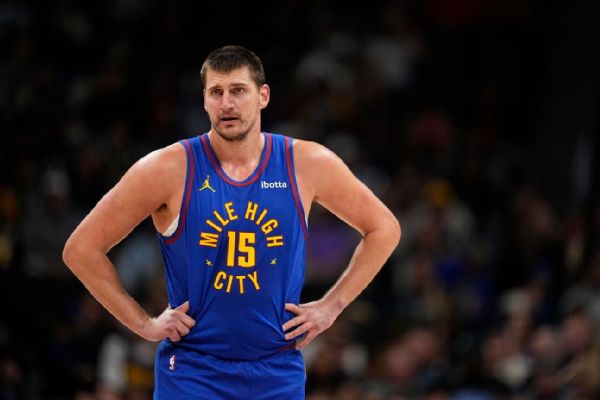 Nuggets' Jokic, Malone tossed in win vs. Pistons