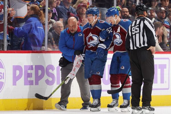 Lehkonen taken to a hospital collision into boards