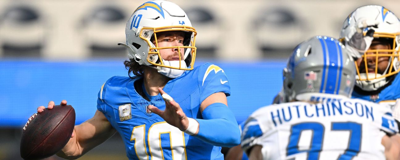 Follow live: Lions hold advantage on Chargers in L.A.