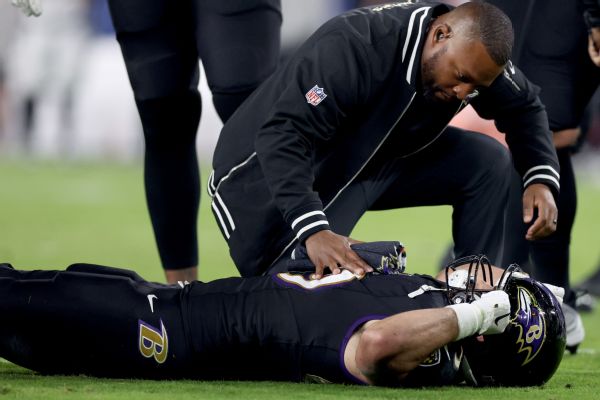 Ravens’ Andrews hurt on opening drive, ruled out