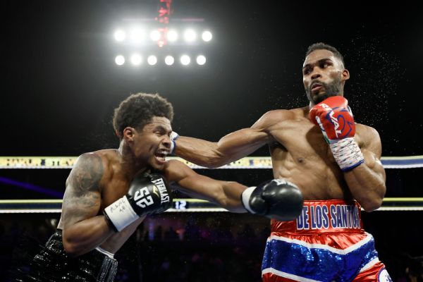 Stevenson admits 'bad' night but wins vacant title
