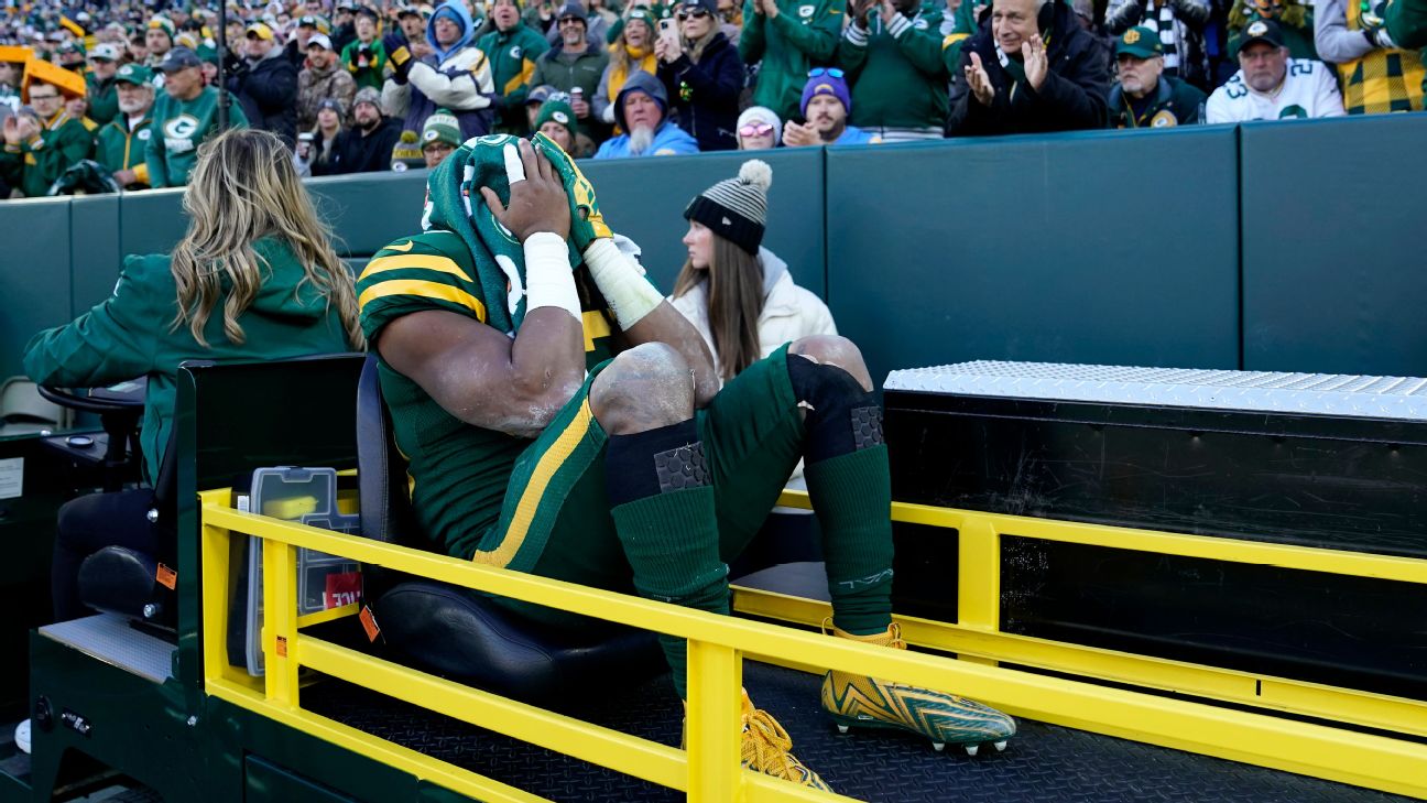 Packers’ Jones, Wilson carted off on same drive