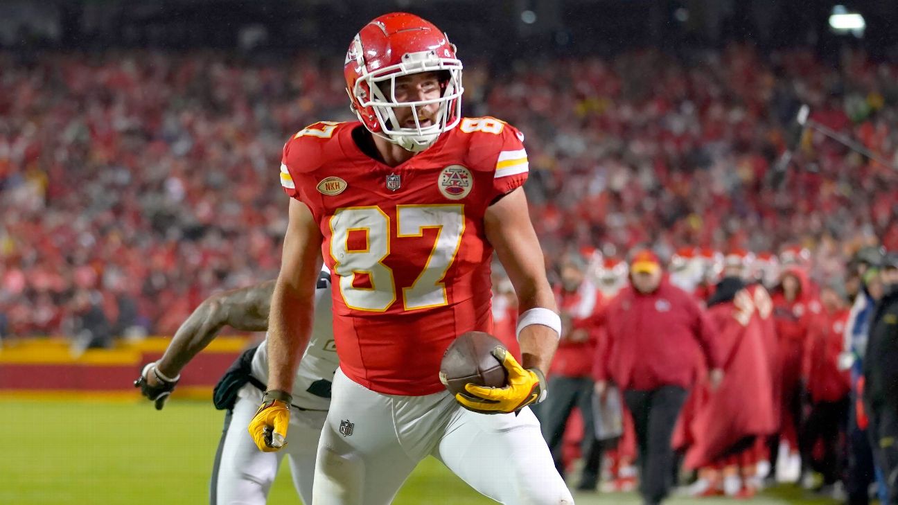 Kelce, in cuss fest, says KC woes 'not just 1 guy'
