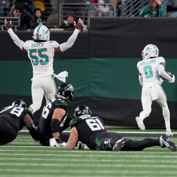 Dolphins marvel at Holland’s return of Fail Mary