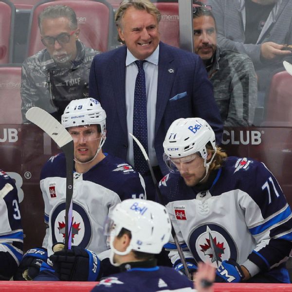 'Comfortable' Bowness back on bench as Jets win