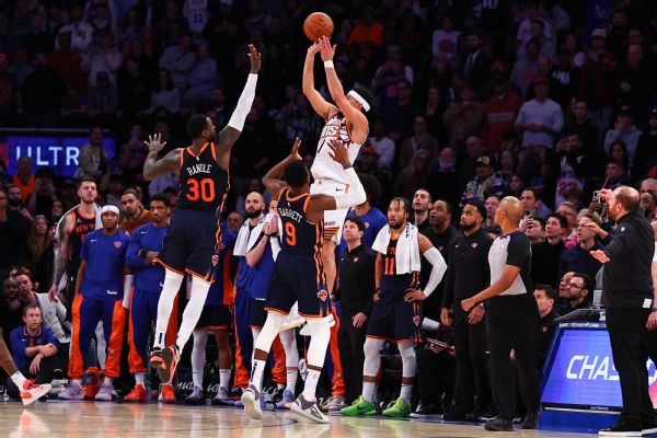 Booker feels ‘part of history’ with winner 3 at MSG