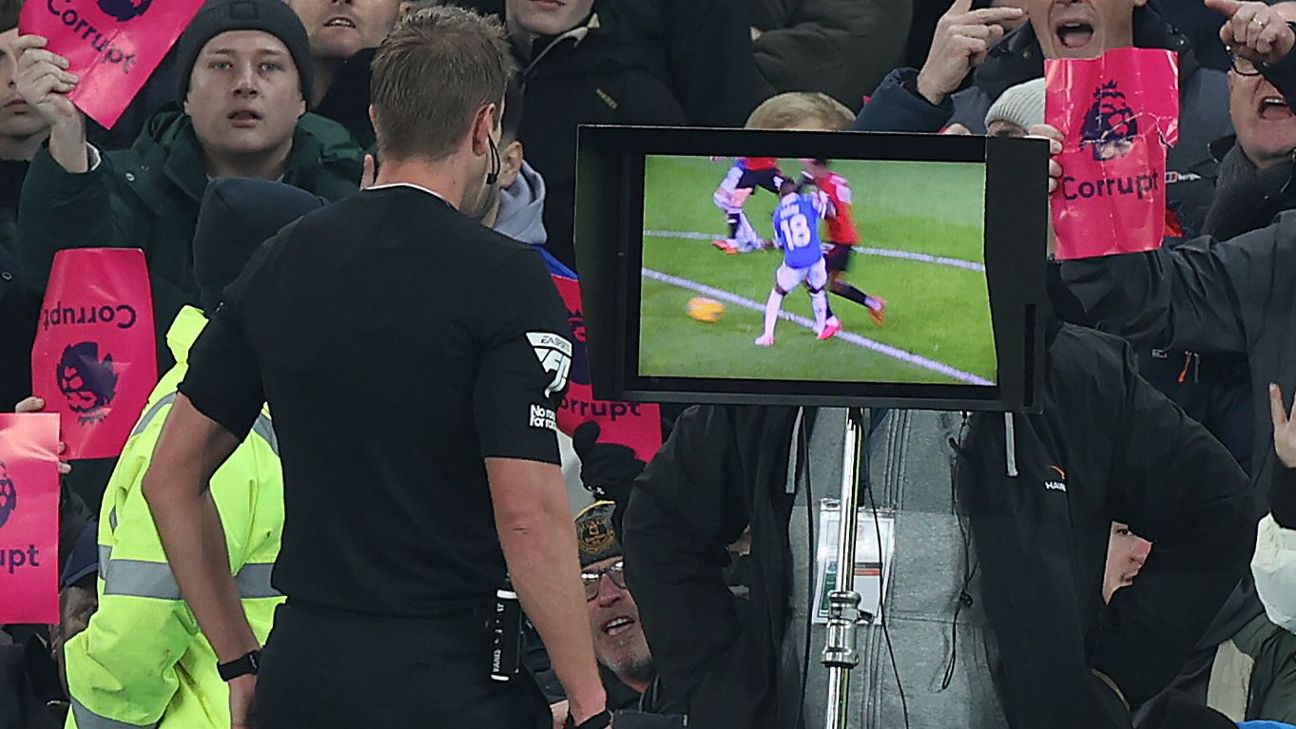 The VAR Review: Why Man United were awarded a penalty, and was Alisson really fouled? www.espn.com – TOP