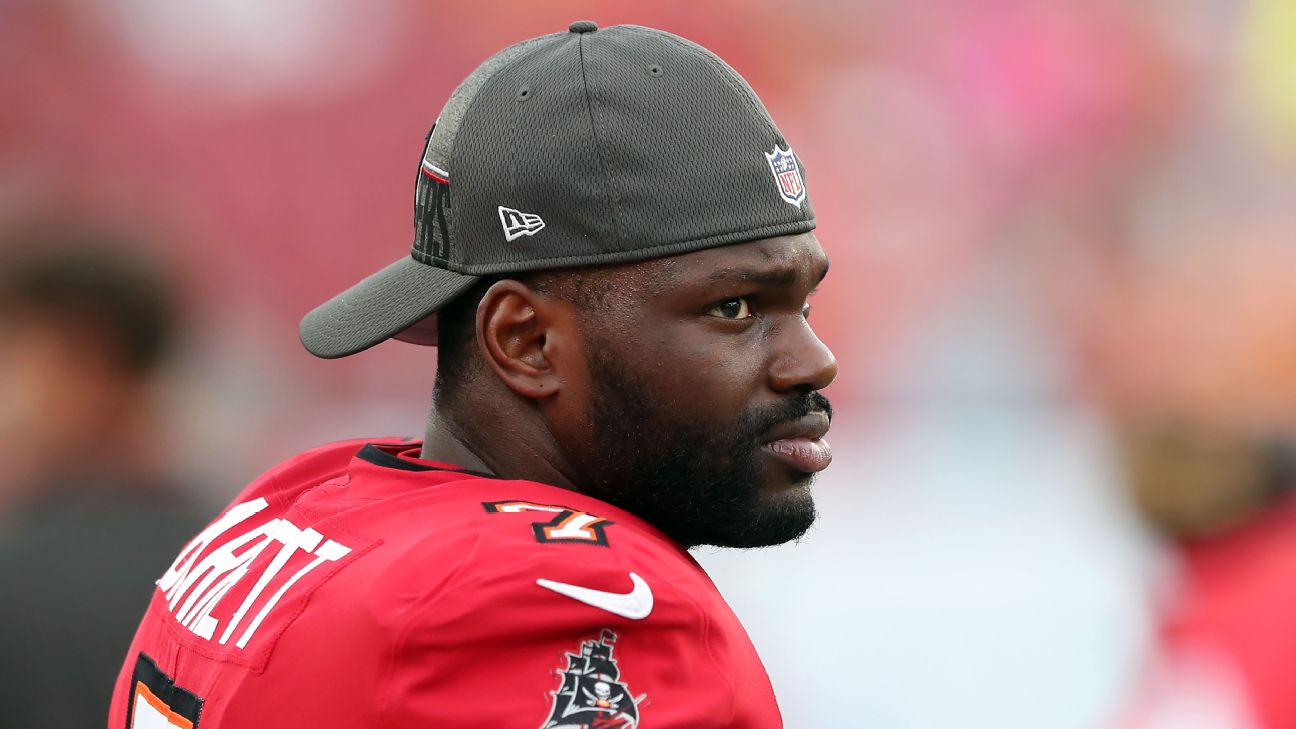 Buccaneers to release 2-time Pro Bowler Barrett