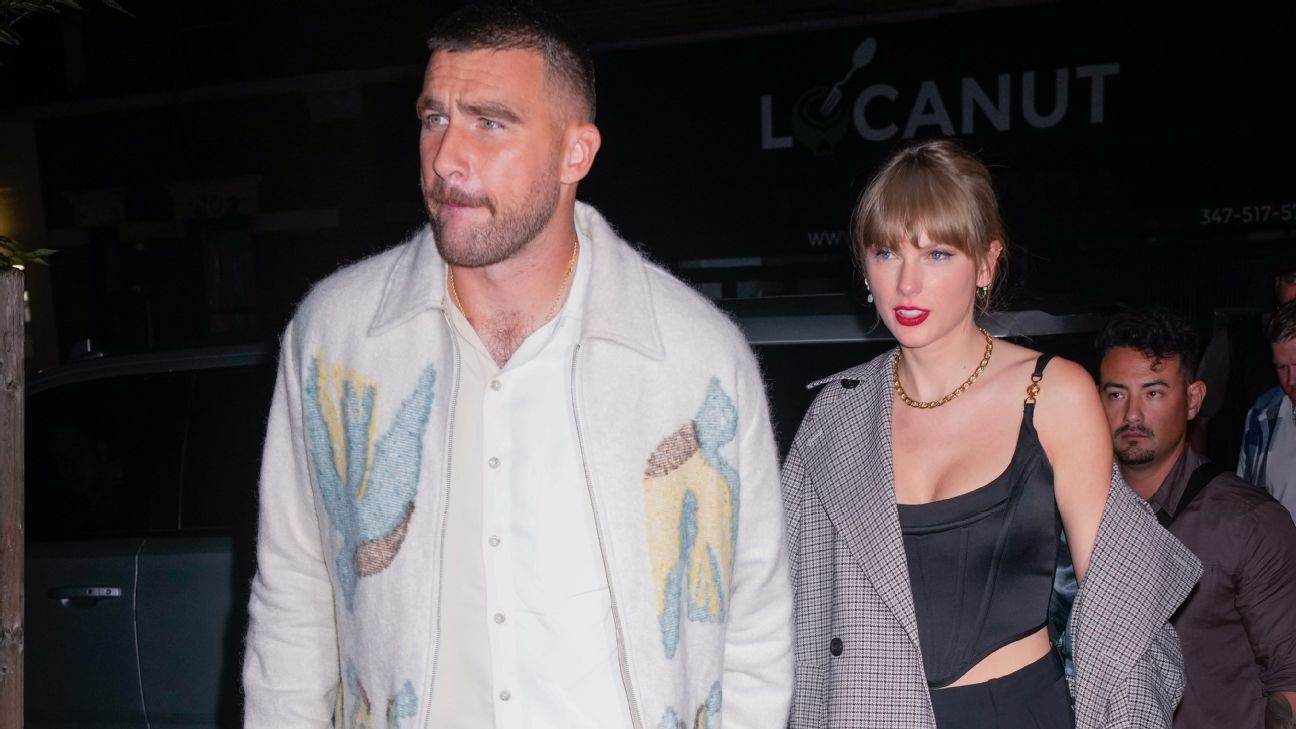 Taylor Swift Supports Travis Kelce at Chiefs Football Game [VIDEO