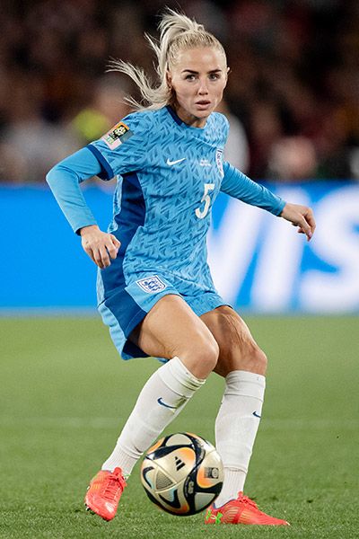 Who are the best women football players in the world in 2023?