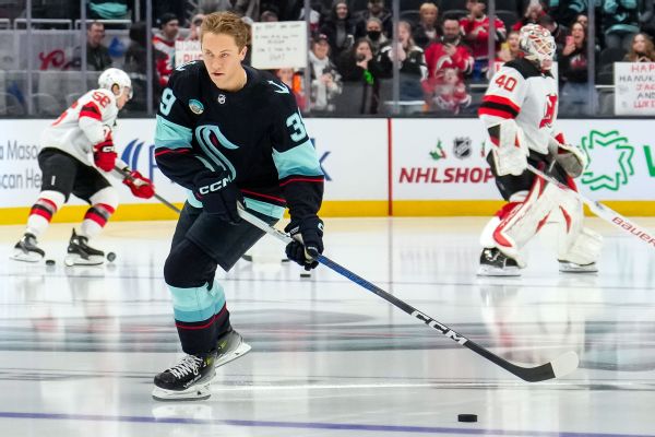 Kraken defenseman Ryker Evans agrees to 2-year extension