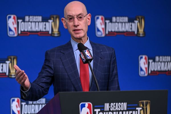 Judge sends Knicks-Raptors dispute to Silver