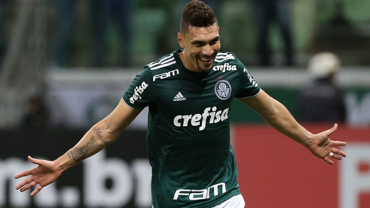 Foi bicampeão brasileiro e estava na Ásia, agora ex-Palmeiras vai