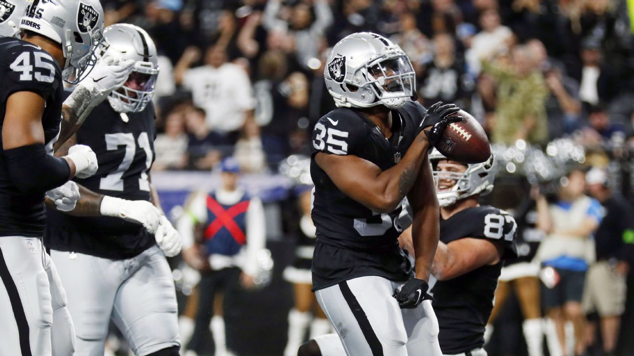 Raiders score team-record 63 points in blowout of Chargers