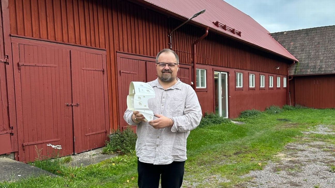 Meet the artist who designs your favorite goalie’s mask in a barn in Sweden www.espn.com – TOP