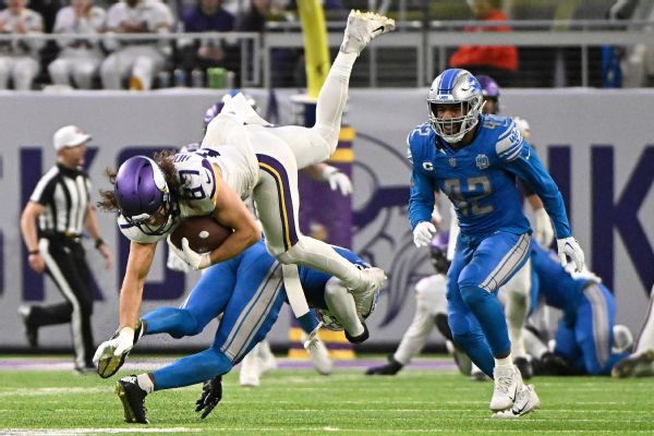 Vikings lose TE Hockenson to torn ACL, MCL
