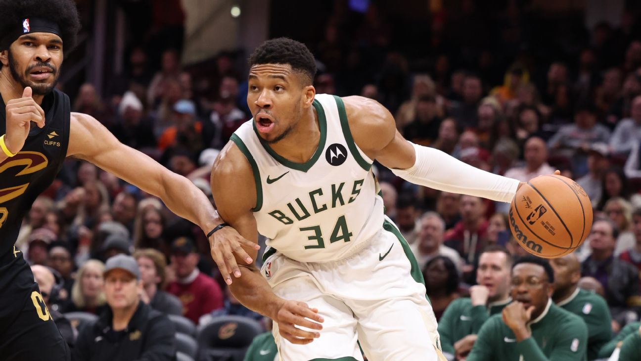 Giannis sitting out vs. Cavs with bruised shoulder