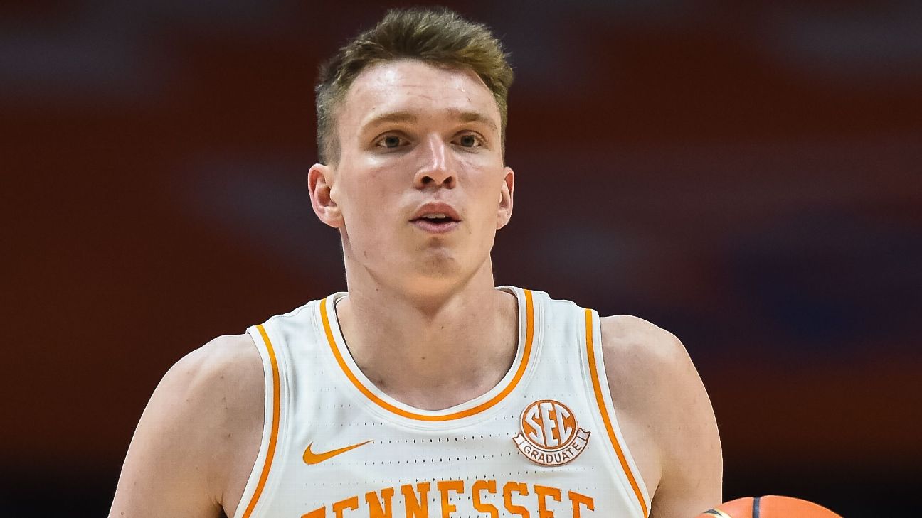 Follow live: Dalton Knecht leads Tennessee against Texas in second round www.espn.com – TOP