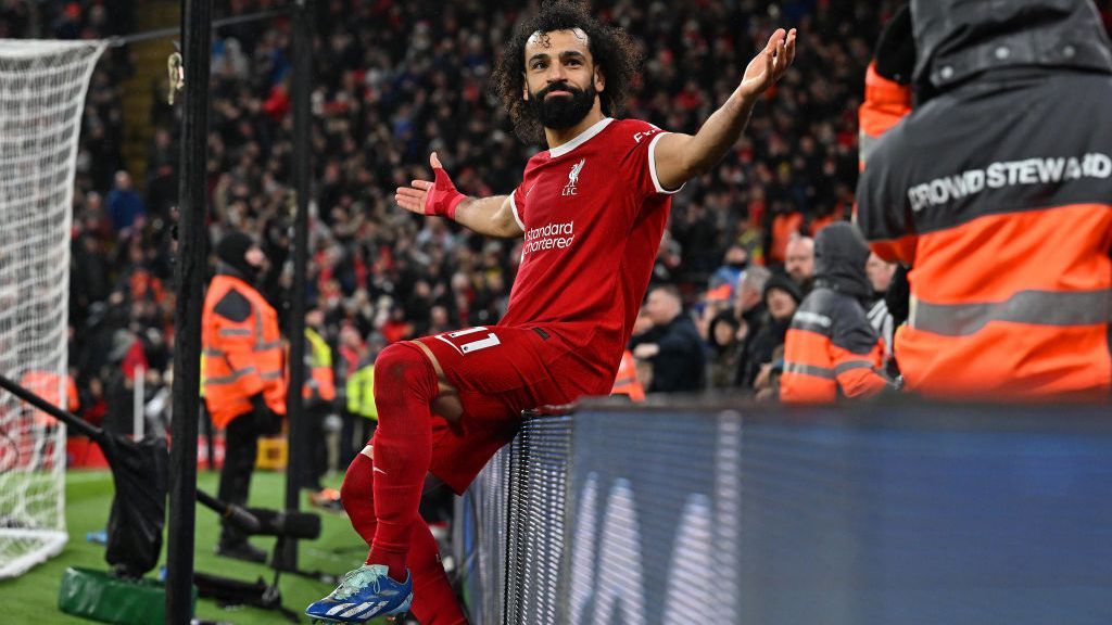 Booted: Salah shoe swap sees Liverpool top table www.espn.com – TOP
