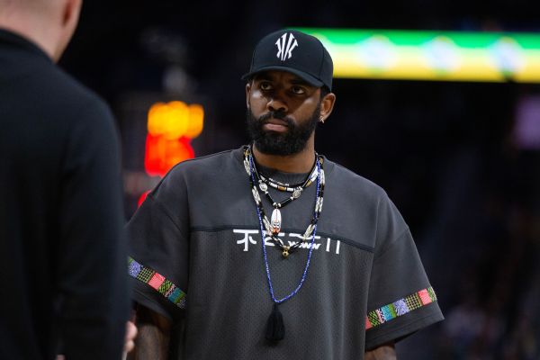 Irving returns for Mavs after 12-game absence