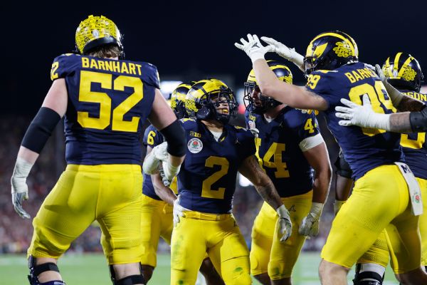 U-M overcomes miscues, Bama for CFP title berth