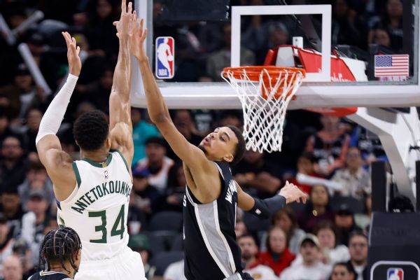 Giannis wowed after thrilling 1st battle vs. Wemby www.espn.com – TOP