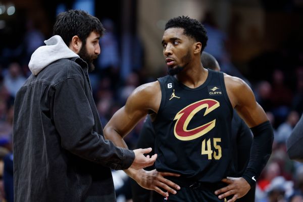 Cavs' Mitchell relieved for Rubio after retirement