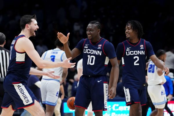 UConn No. 1 for 1st time since ’09; Zags fall out www.espn.com – TOP