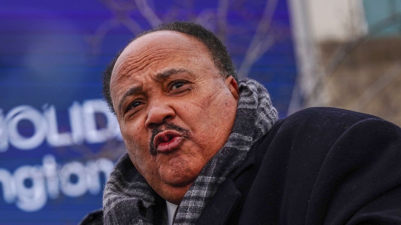 MLK III, family to be honorary Bucs captains