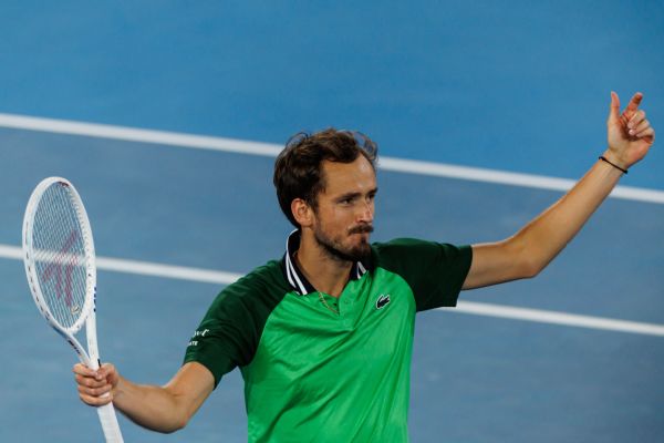 Medvedev out of Rotterdam due to fatigue, foot