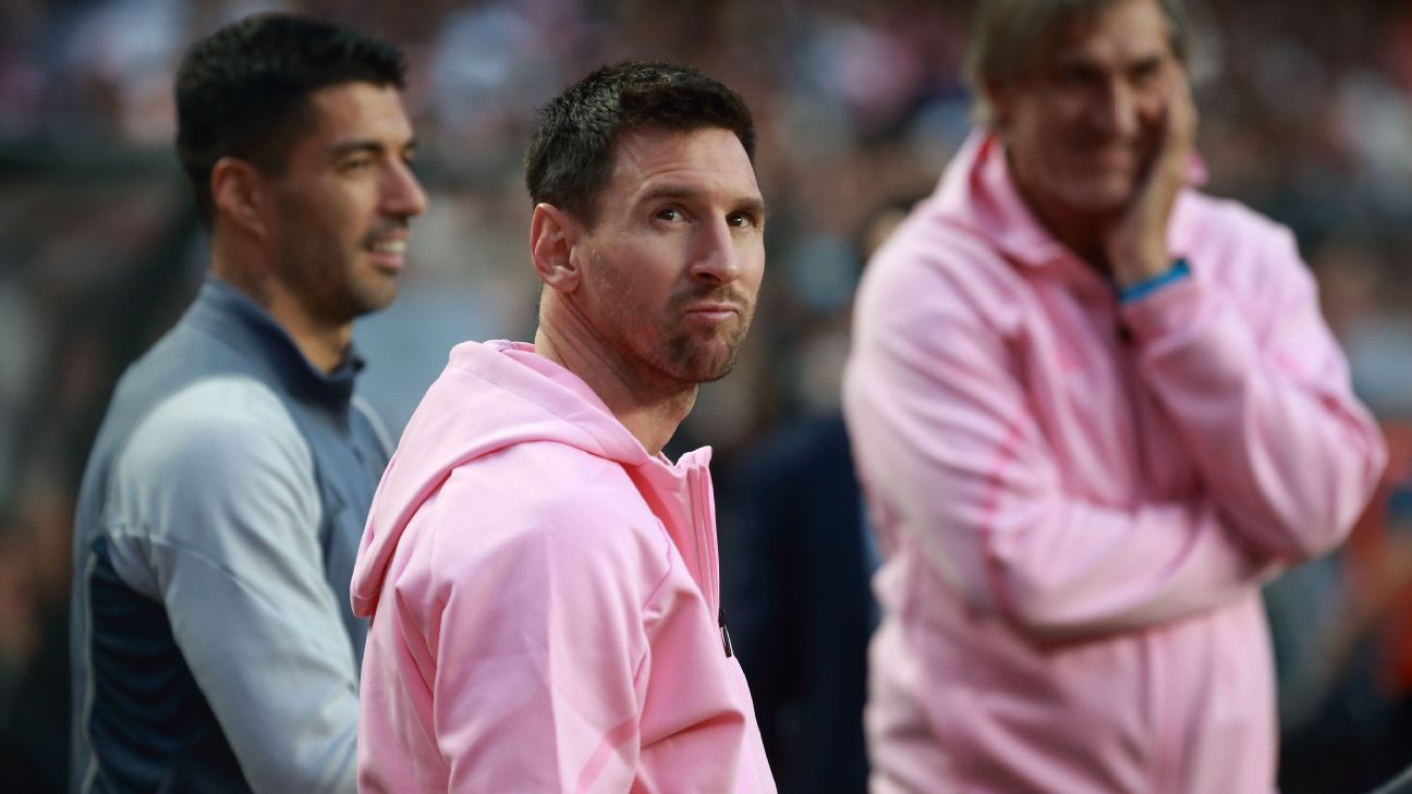 Fans offered partial refunds after Messi no-show