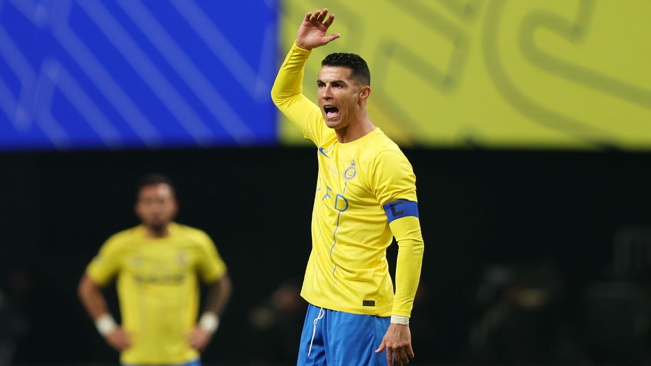 Ronaldo appears to rub rival's merch on crotch