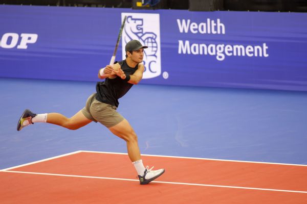 Top seed Tiafoe ousted by Giron in Dallas quarters