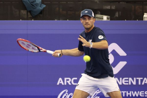 Paul, Giron in all-American Dallas Open final