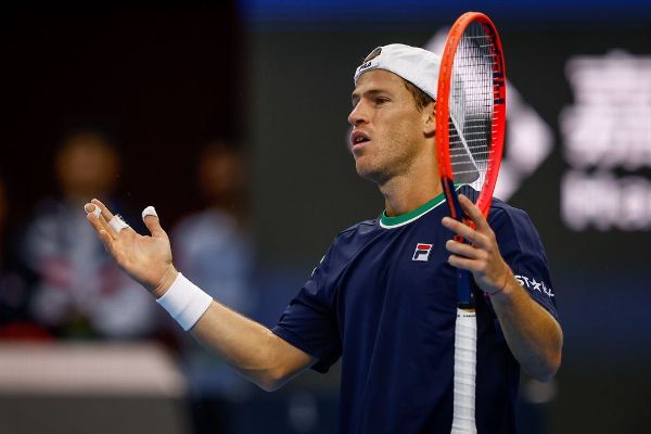 Home favorite Schwartzman ousted in Argentina
