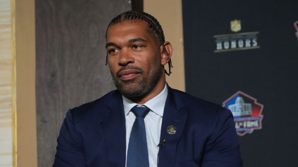 Panthers' Julius Peppers overcame 'skepticism' to reach HOF